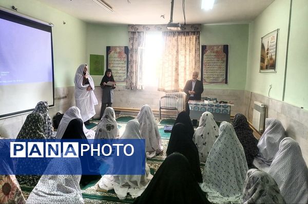 جلسه جهاد اسلامی حجاب و عفاف دختران در دبیرستان حاج مهدی روحانی شهرستان خلیل آباد 