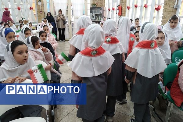 مراسم «لاله‌های روشن» در دبستان دکتر کیهانی 