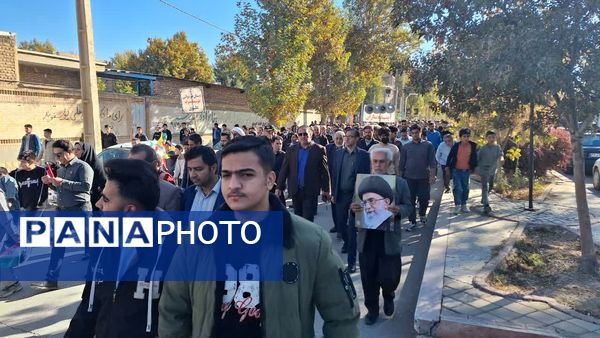 روز ۱۳ آبان: درخششی دیگر در تاریخ شهرستان سلسله با راهپیمایی دانش‌آموزان و مردم