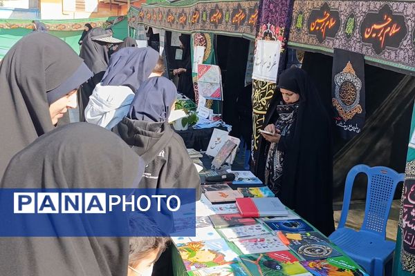 برپایی نمایشگاه "مادرم فاطمه" در دبیرستان مهر نیشابور