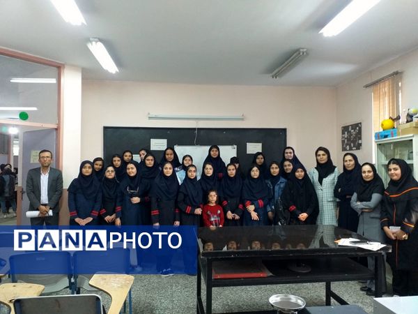 برگزاری جلسه انجمن‌ دانش‌آموزی در پژوهش‌سرای بوعلی سینا شهرستان ملارد