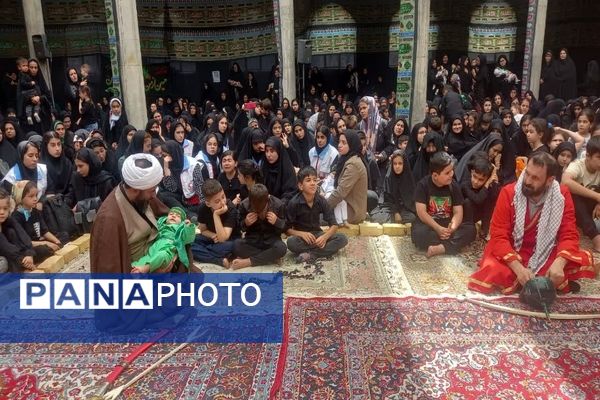اجتماع بزرگ شیرخوارگان حسینی در شهرستان فاروج 
