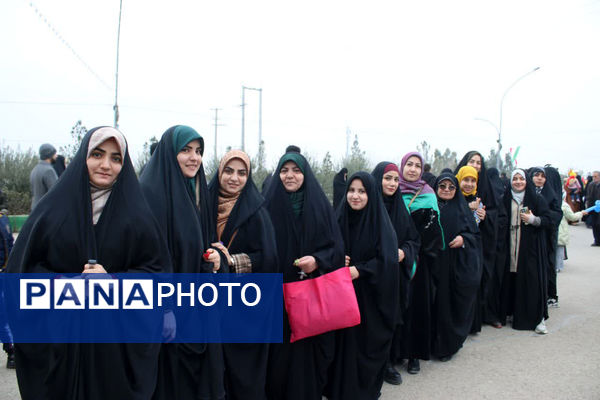 جلوه های حضور خادمان نوجوان در شادپیمایی مسجد جمکران