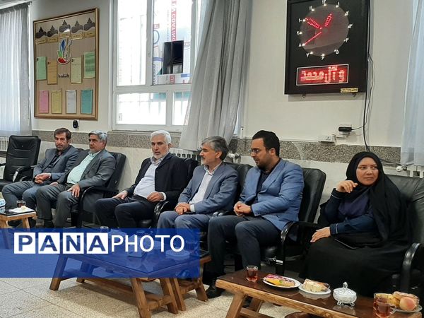 جشن جوانه‌ها ویژه دانش آموزان پایه هفتم در مدرسه حسن‌زاده اصفهانی ناحیه دو