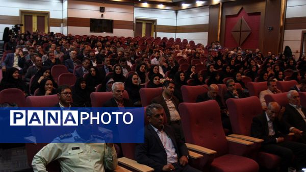 همایش بزرگداشت مقام معلم آموزش و پرورش ناحیه 2 زنجان