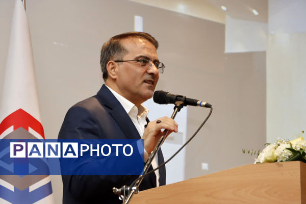 نخستین کنفرانس ملی چالش های مدیریت سرمایه انسانی در سازمان های بزرگ مقیاس
