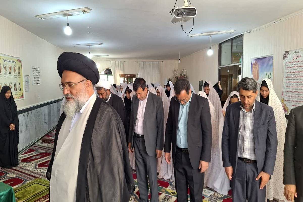 عبادت، نماز و حجاب نشانه خردمندی انسان است