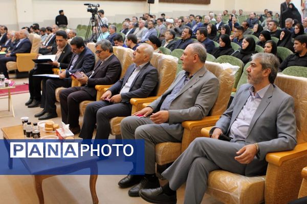 آیین کلنگ‌زنی ۱۶ مدرسه خیرساز در کاشان؛ مشارکت مردمی، حمایت دولتی