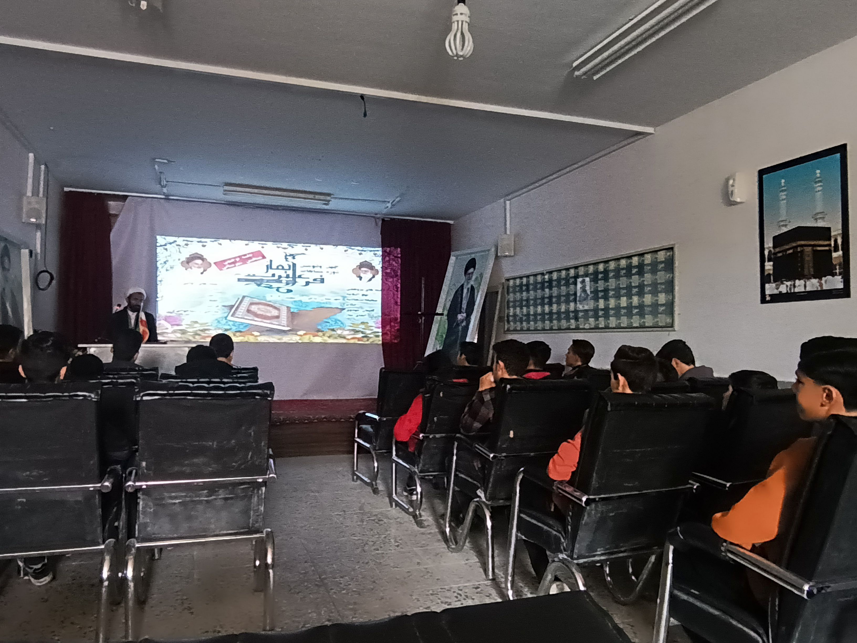  جلسه توجیهی دانش‌آموزان برگزیده مسابقات قرآن و عترت شهرستان باخرز
