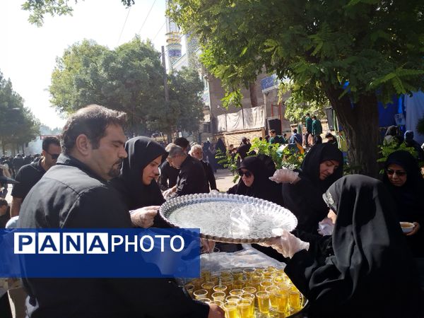 حضور مردم نیشابور در راهپیمایی جاماندگان اربعین حسینی
