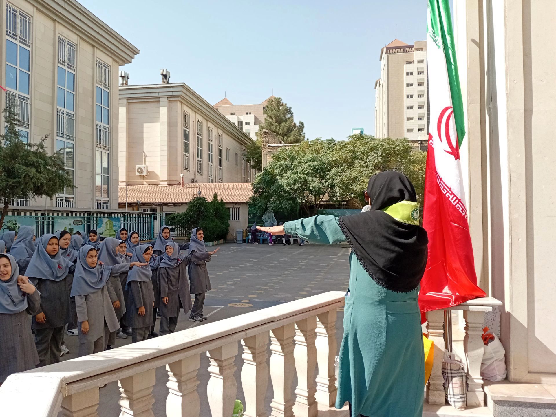 آماده سازی دانش آموزان پیشتاز برای جشن عاطفه ها