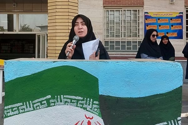 جشن عاطفه ها تمرینی برای تقویت روحی و مسئولیت پذیری تعاون در میان دانش آموزان است 