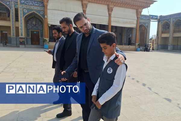 قائم مقام سازمان دانش‌آموزی در حرم مطهر حضرت احمد ابن موسی (ع) در شیراز