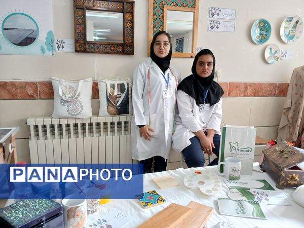 برگزاری نمایشگاه ایده‌های تحول آفرین در دبیرستان الگونه ناحیه ۳ شیراز