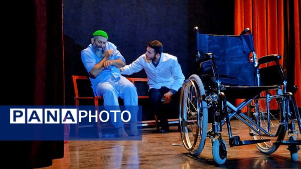 نمایش «مرا مهدی بخوانید» در فرهنگسرای امام علی(ع) هشتگرد به روی صحنه رفت