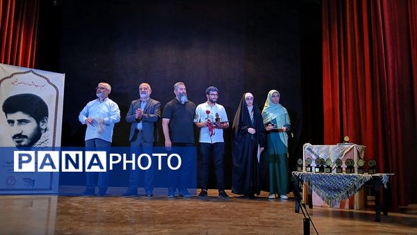 نمایش «مرا مهدی بخوانید» در فرهنگسرای امام علی(ع) هشتگرد به روی صحنه رفت