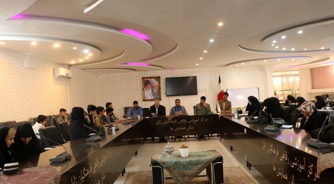 دیدار مدیر‌سازمان دانش آموزی استان با دانش‌آموز خبرنگاران قطب سیستان 