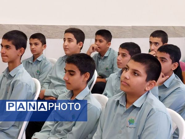 جلسه سفیران سلامت در دبیرستان رئیس زاده شهرستان خلیل آباد 