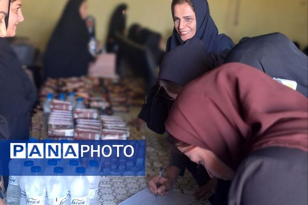 حضور پرشور فرهنگیان ناحیه دو شهرری در کارگاه آموزشی «چگونه میتوانم یک معلم حرفه‌ای باشم»