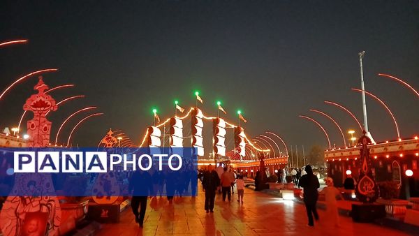 شکوه سوگ در میدان آزادی
