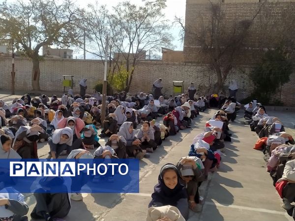 مانور زلزله در دبستان شهید نجفی فدافن