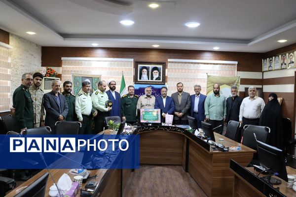 گرامیداشت هفته معلم با تجلیل از فرهنگیان آموزش و پرورش منطقه ۱۴ 