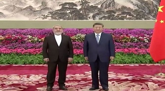 رحمانی فضلی استوارنامه خود را تقدیم رئیس جمهور چین کرد