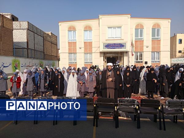 سفره احسان حضرت فاطمه زهرا (س) در مدرسه والدین تبریز