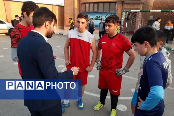  فینال المپیاد ورزشی درون مدرسه‌ای در دبیرستان بشارت بهارستان‌دو 