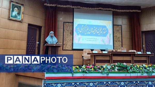 نشست بررسی ابعاد خودکشی و راهکارهای کاهش آن در کهگیلویه‌وبویراحمد