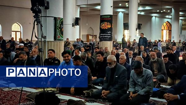 برگزاری نماز جمعه وحدت‌آفرین نظرآباد با رونمایی کتاب قرآنی و ارائه خدمات فرهنگی و معیشتی در مصلی نظرآباد