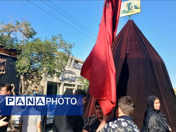 اجتماع عظیم عاشقان حسینی در مراسم خیمه سوزان