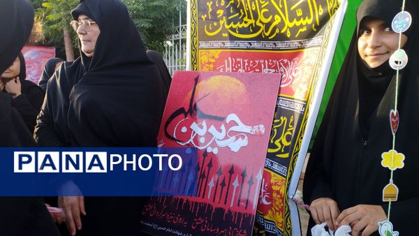 برپایی موکب بین راهی در مراسم پیاده روی جاماندگان اربعین شهرستان خلیل آباد 