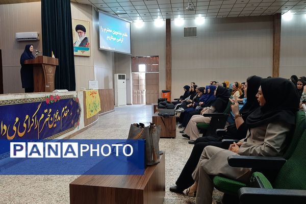 انتخابات انجمن اولیا و مربیان دبیرستان دخترانه پویش ناحیه 3 شیراز