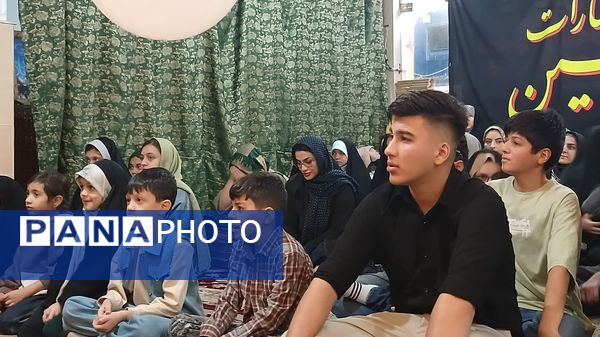 تقدیر دانش‌آموزان فعال فرهنگی‌هنری از مادرانشان با همکاری مربی در محمدشهر کرج