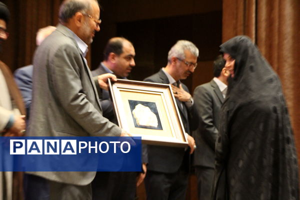 رونمایی از مستند علی نفتی دفاع مقدس در یزد
