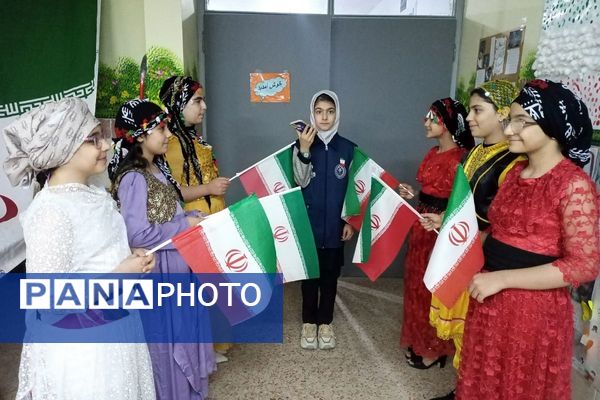 نمایشگاه فرهنگی_هنری و جشن ایرانمون در دبستان شهید آقچه‌لو رباط‌کریم