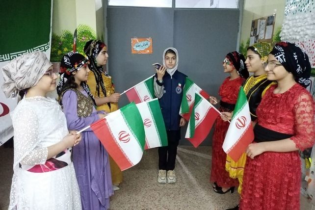 نمایشگاه فرهنگی_هنری و جشن ایرانمون در دبستان شهید آقچه‌لو رباط‌کریم