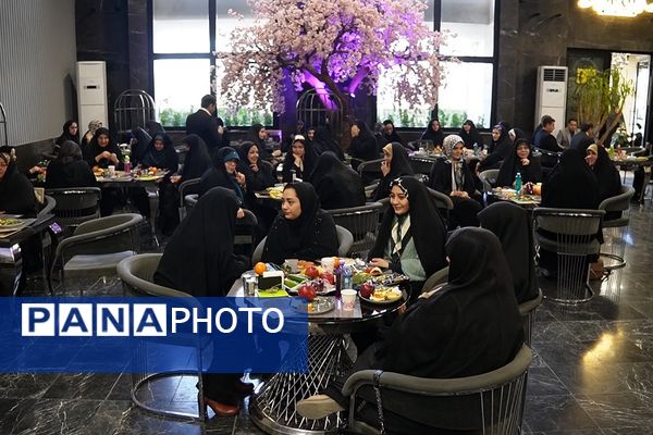 مراسم تقدیر از مربیان و مشاوران به مناسبت هفته امور تربیتی در پیشوا 