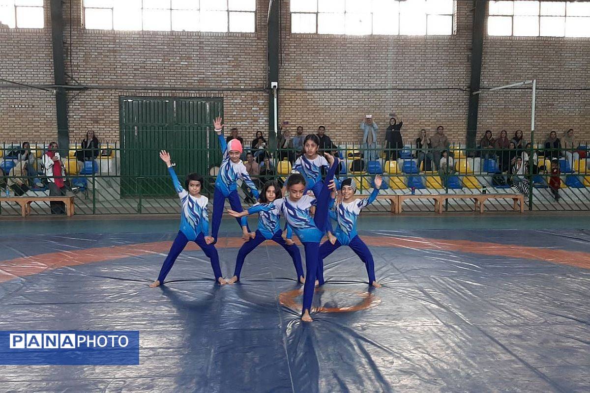 درخشش ژیمناستهای فیروزکوه در رقابت شهرستانی