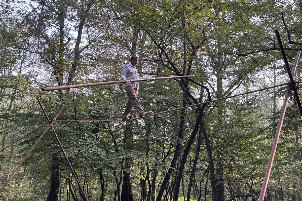 نمایش تعادل و مهارت؛ روایت بندبازی در فرهنگ گیلان
