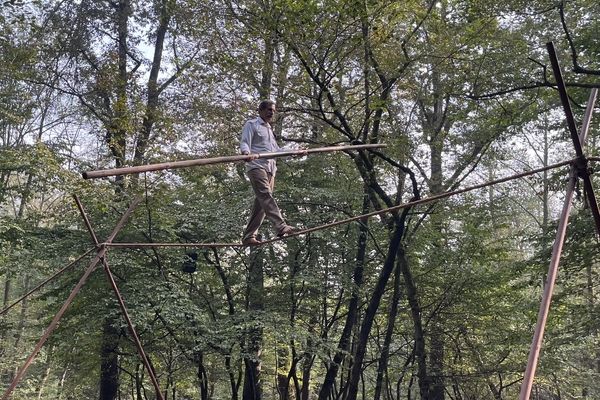 نمایش تعادل و مهارت؛ روایت بندبازی در فرهنگ گیلان