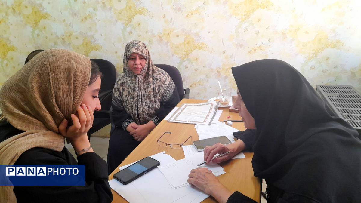 پایگاه های انتخاب رشته در ناحیه ۷ مشهد مقدس فعال هستند