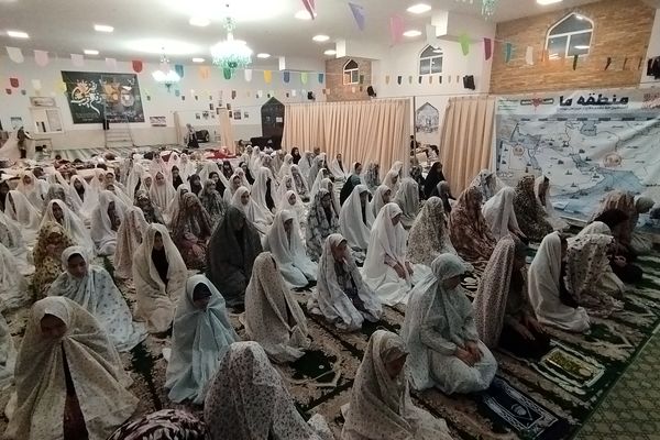 اعتکاف دانش آموزی در مسجد خاتم النبیین بیرجند