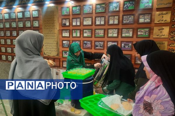 برگزاری جشن میلاد امام رضا علیه السلام در دبستان شاهد ام البنین (س) ناحیه دو شهرری 