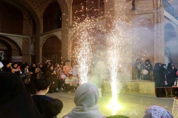 روزه‌اولی‌ها در آباده جشن گرفتند