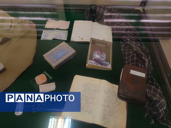 نمایشگاه یاد یاران در آرامگاه شهید مدرس شهرستان کاشمر