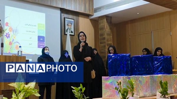 انتخابات انجمن اولیا و مربیان در دبیرستان نمونه فرهنگ مهشید مصلی نژاد
