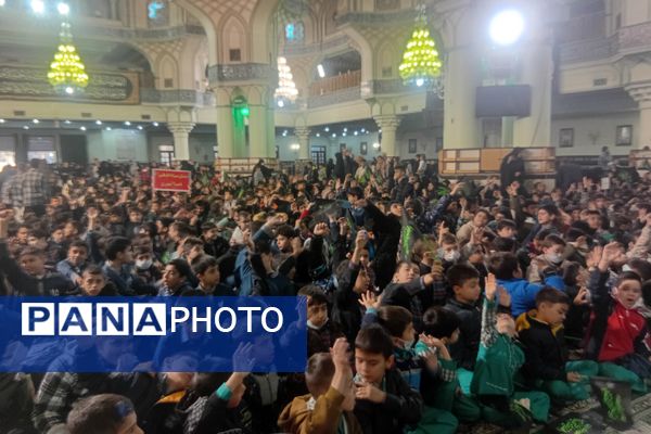 حضور دانش‌آموزان ناحیه دو شهرری در مراسم نوگلان فاطمی