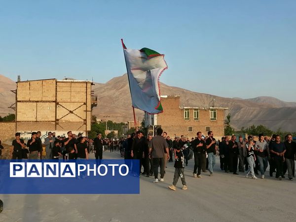آیین زنجیر زنی و عزاداری روز تاسوعای حسینی